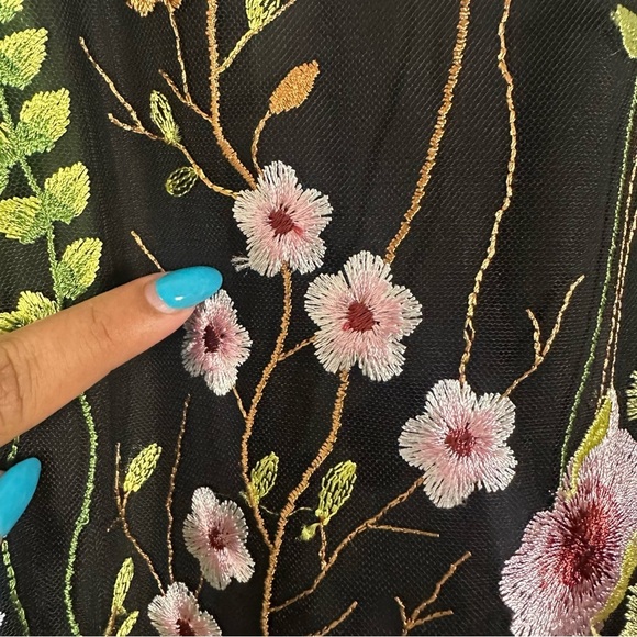 Caroline Rose Garden Walk Embroidered Floral Tunic Blouse Black Mesh Size Small - Picture 11 of 15